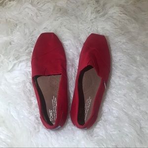 TOMS red classic canvas shoes size 8 1/2